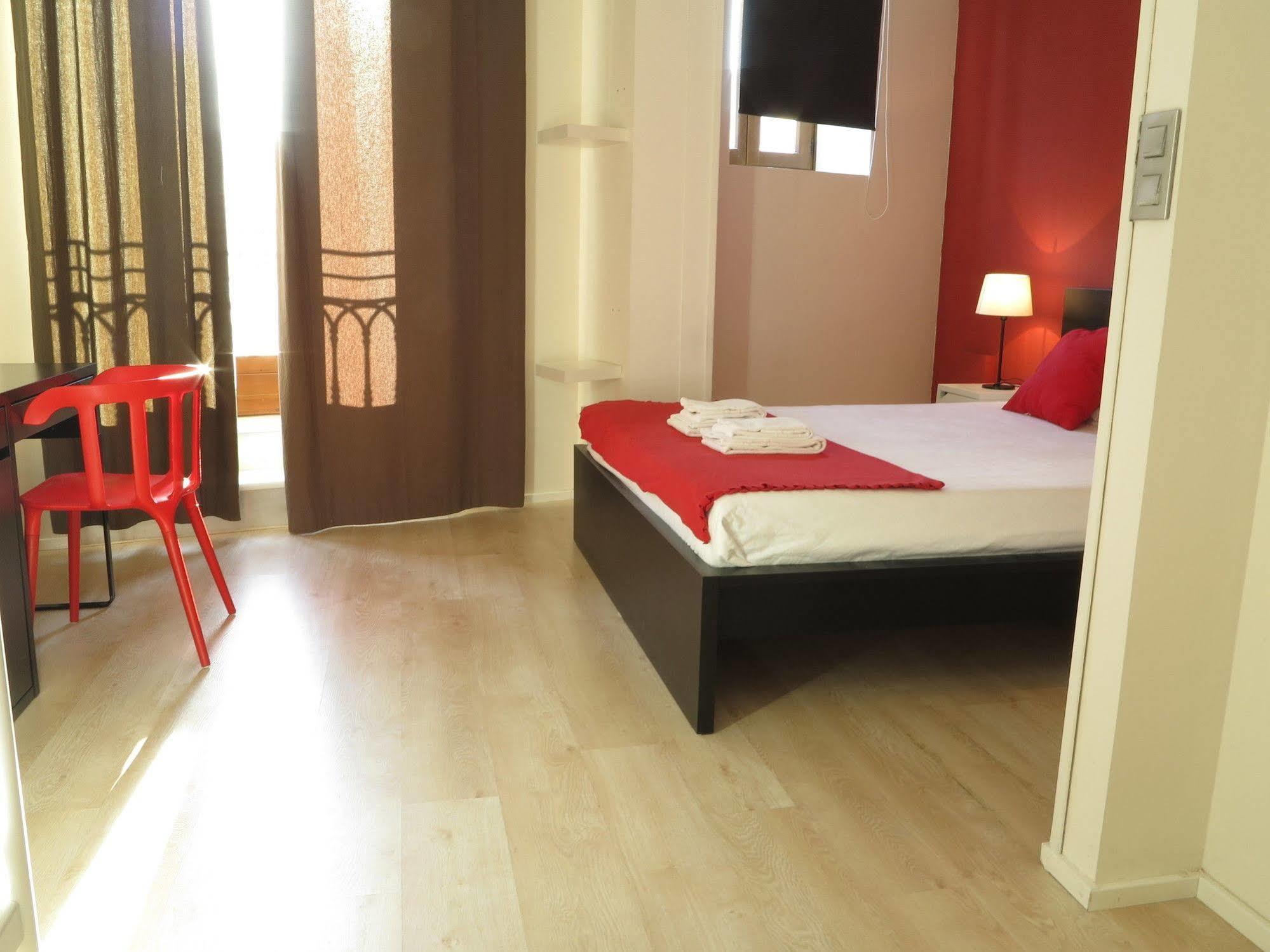 ฮูลอต บีแอนด์บี บาเลนเซีย Hotel ภายนอก รูปภาพ